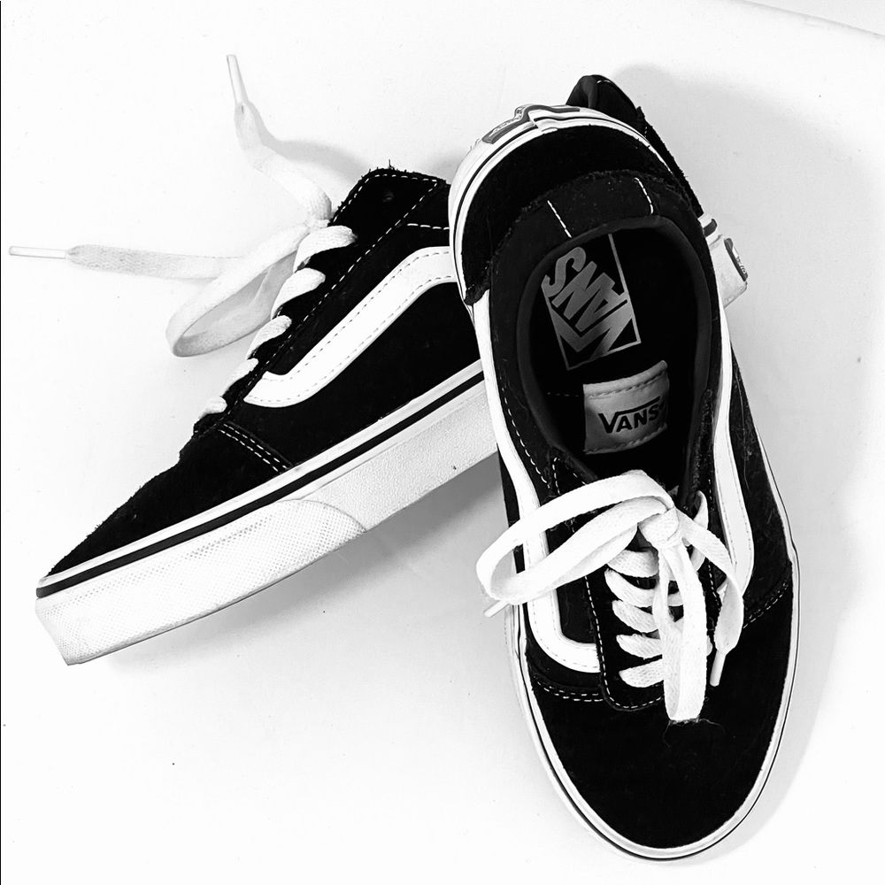 VANS -Ward Low Tops - Size 7